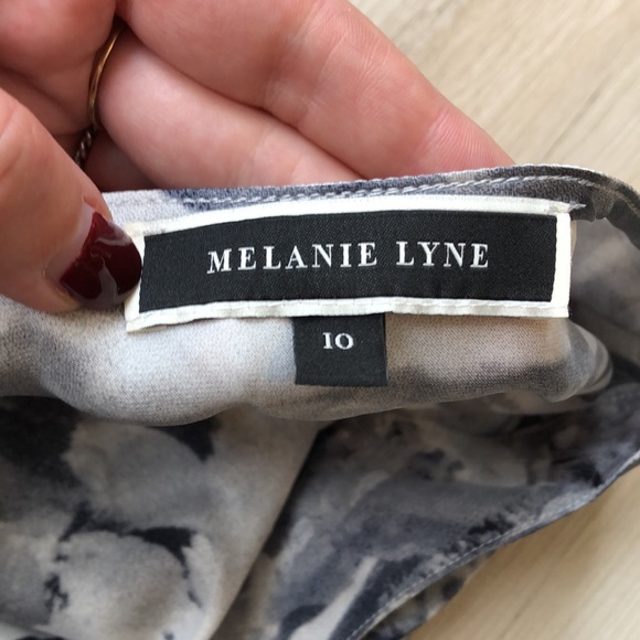 Melanie Lyne satin grey and navy double-slit tunic - Picture 4 of 4